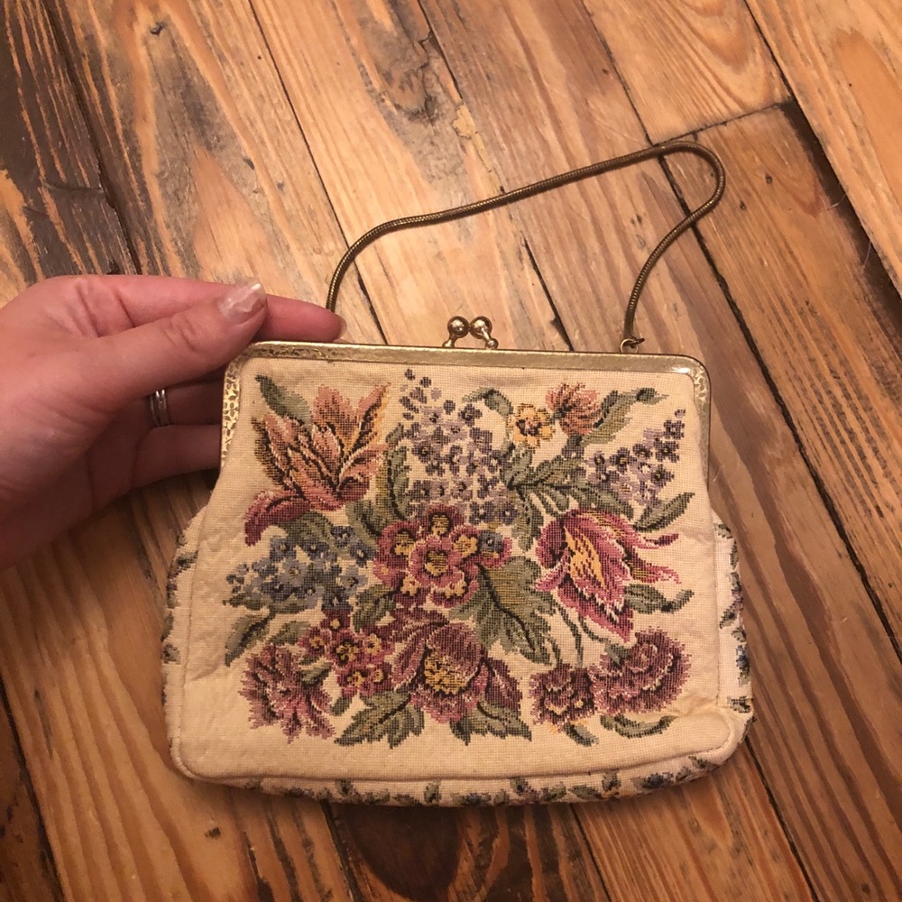 Vintage Walborg Floral Tapestry Embroidered Cream Clutch